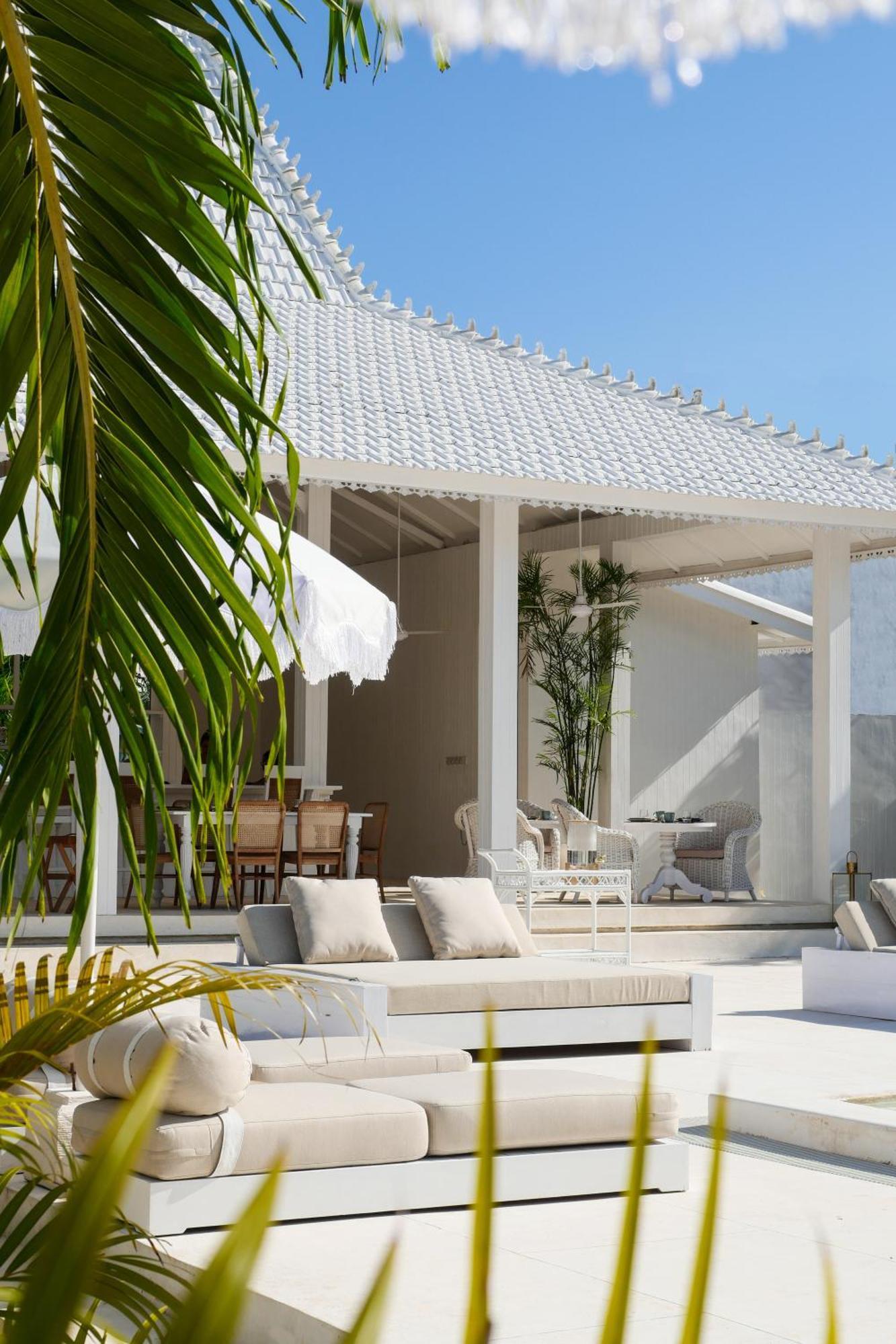 Ria Uluwatu, Tropical Chic Hotel Екстер'єр фото