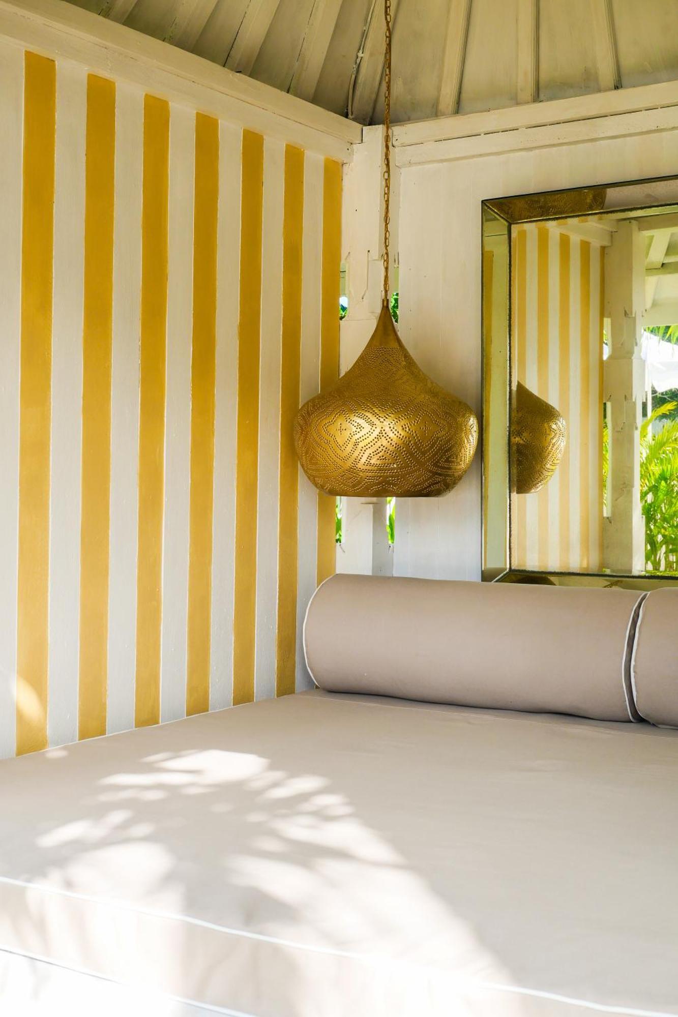 Ria Uluwatu, Tropical Chic Hotel Екстер'єр фото