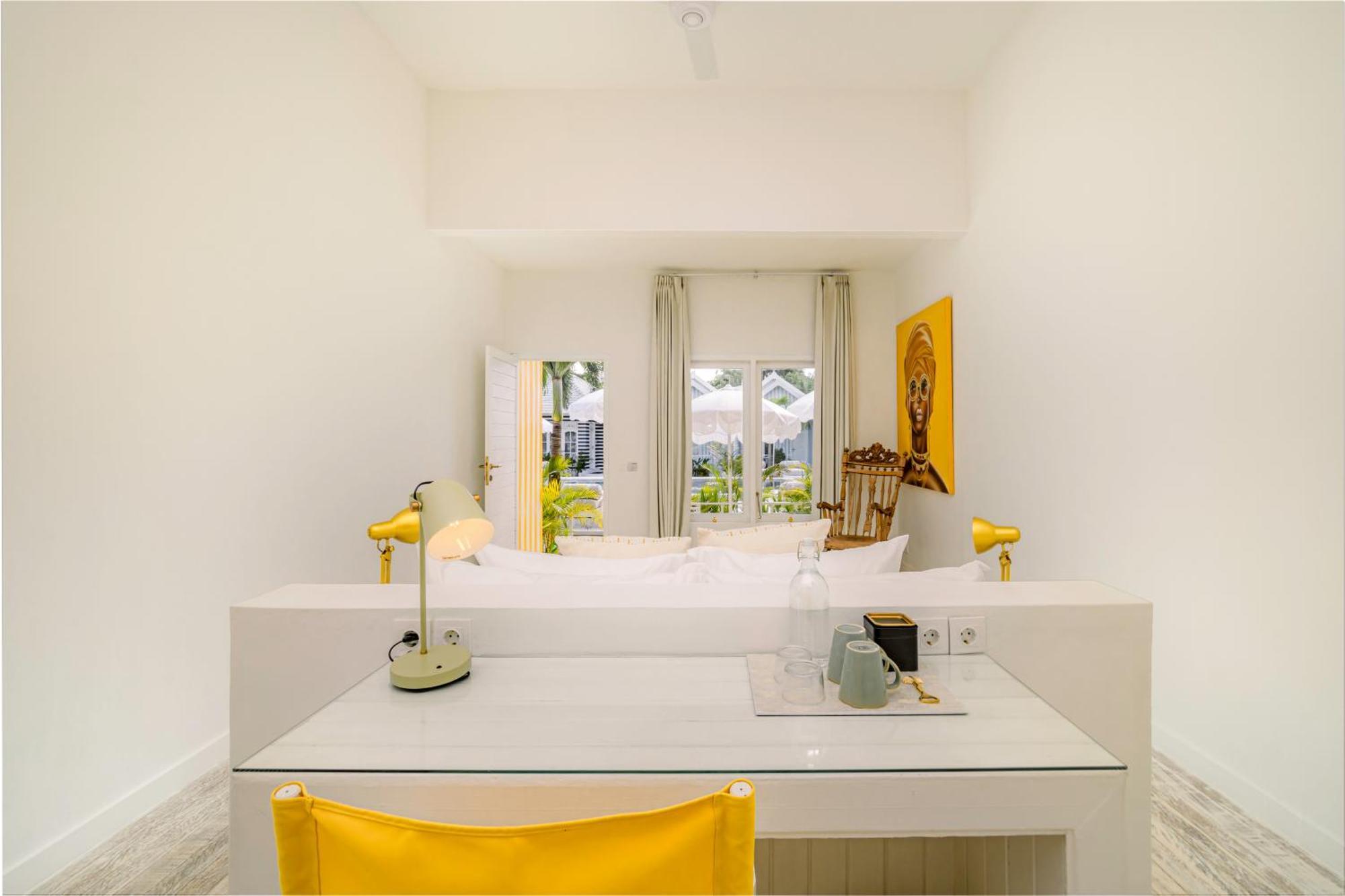 Ria Uluwatu, Tropical Chic Hotel Екстер'єр фото