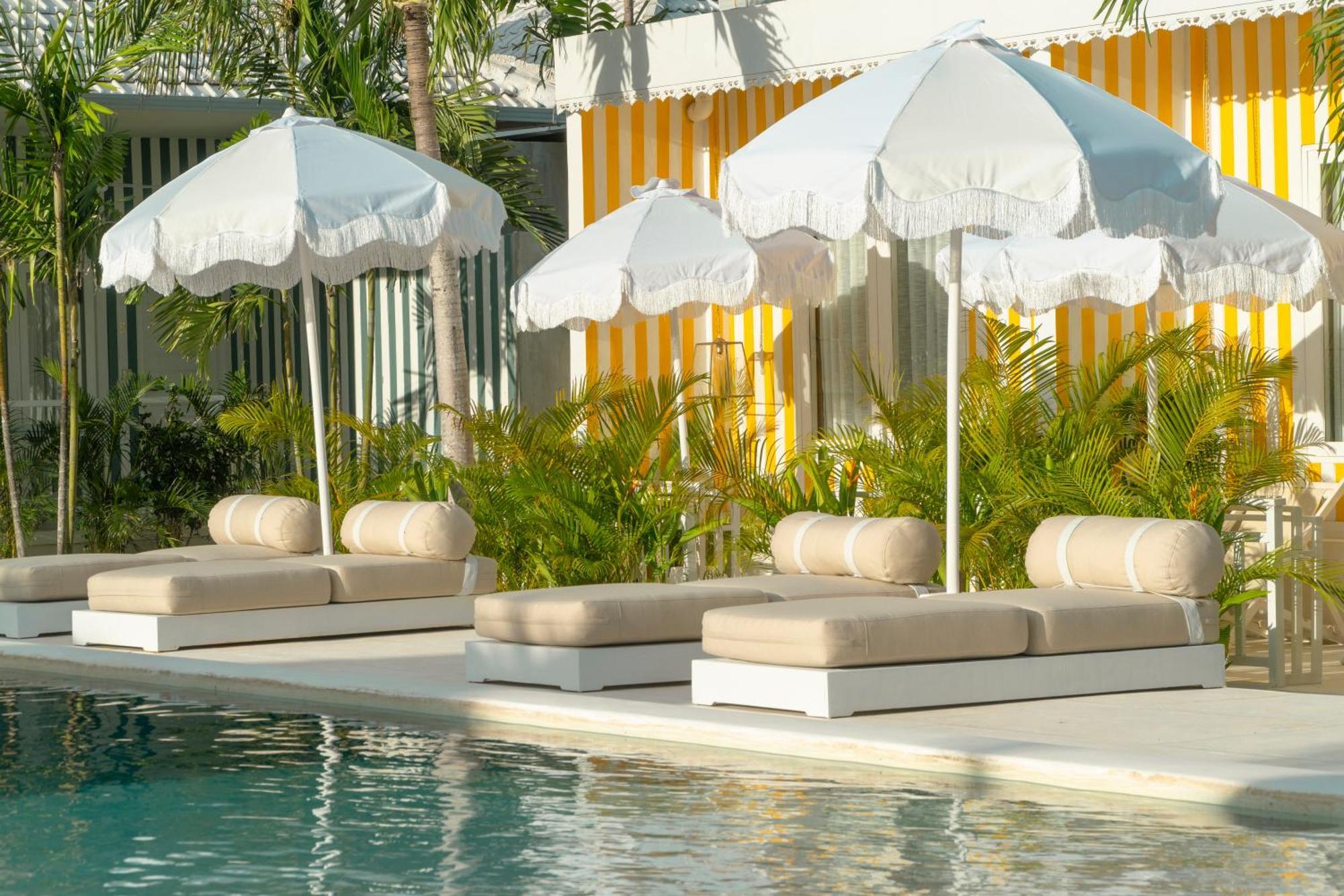 Ria Uluwatu, Tropical Chic Hotel Екстер'єр фото