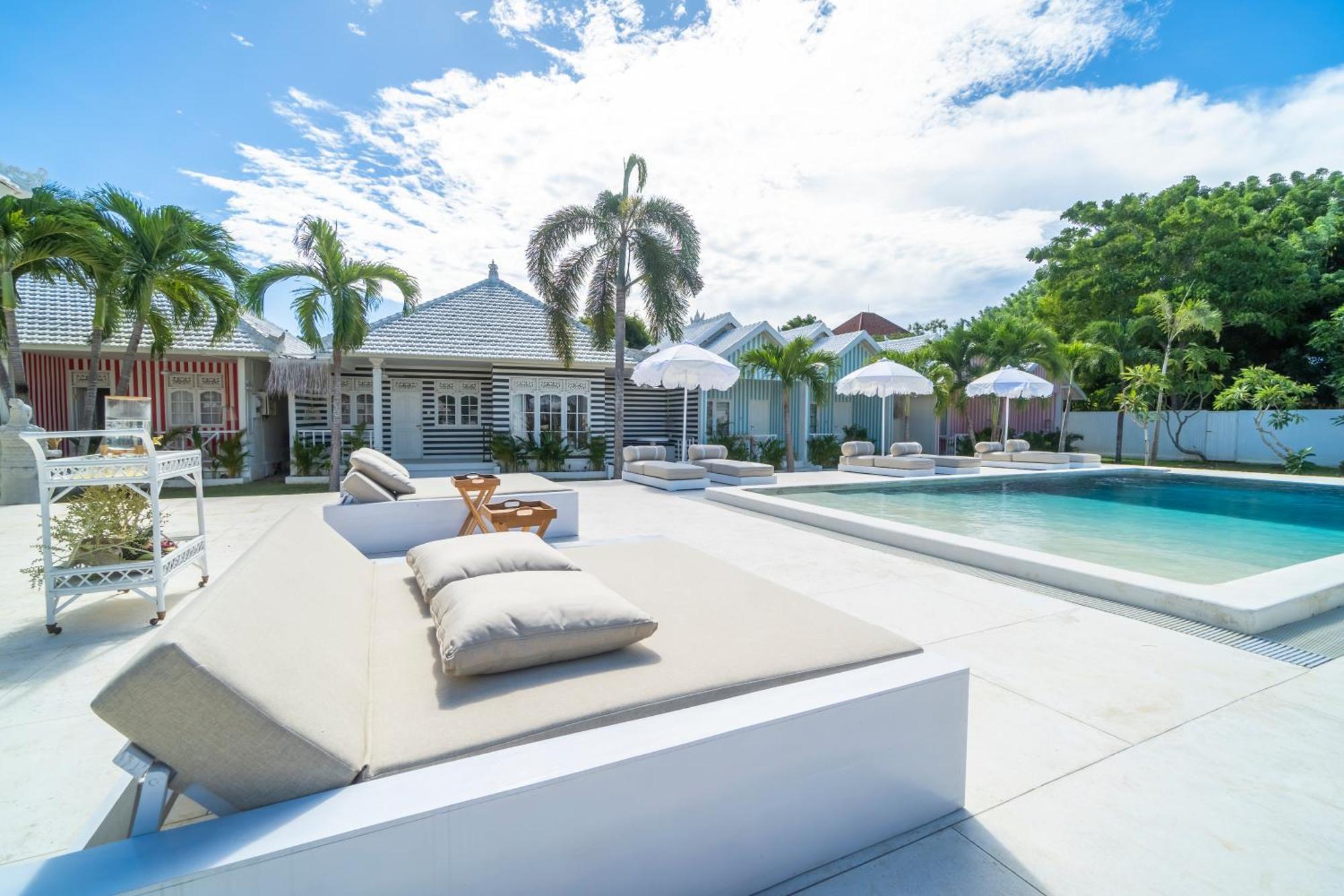 Ria Uluwatu, Tropical Chic Hotel Екстер'єр фото
