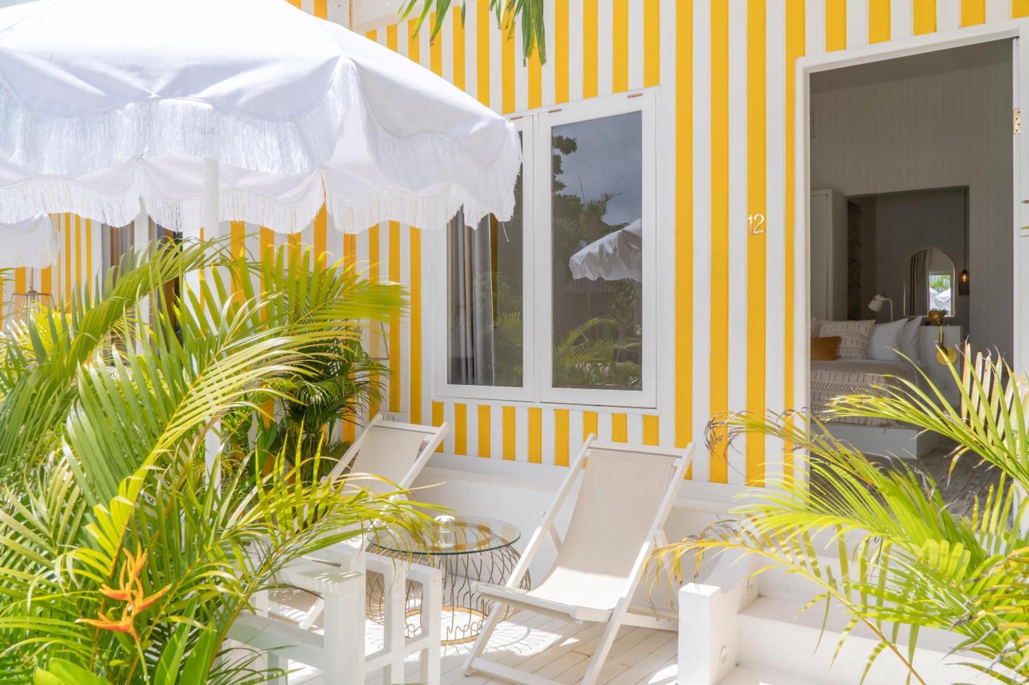 Ria Uluwatu, Tropical Chic Hotel Екстер'єр фото