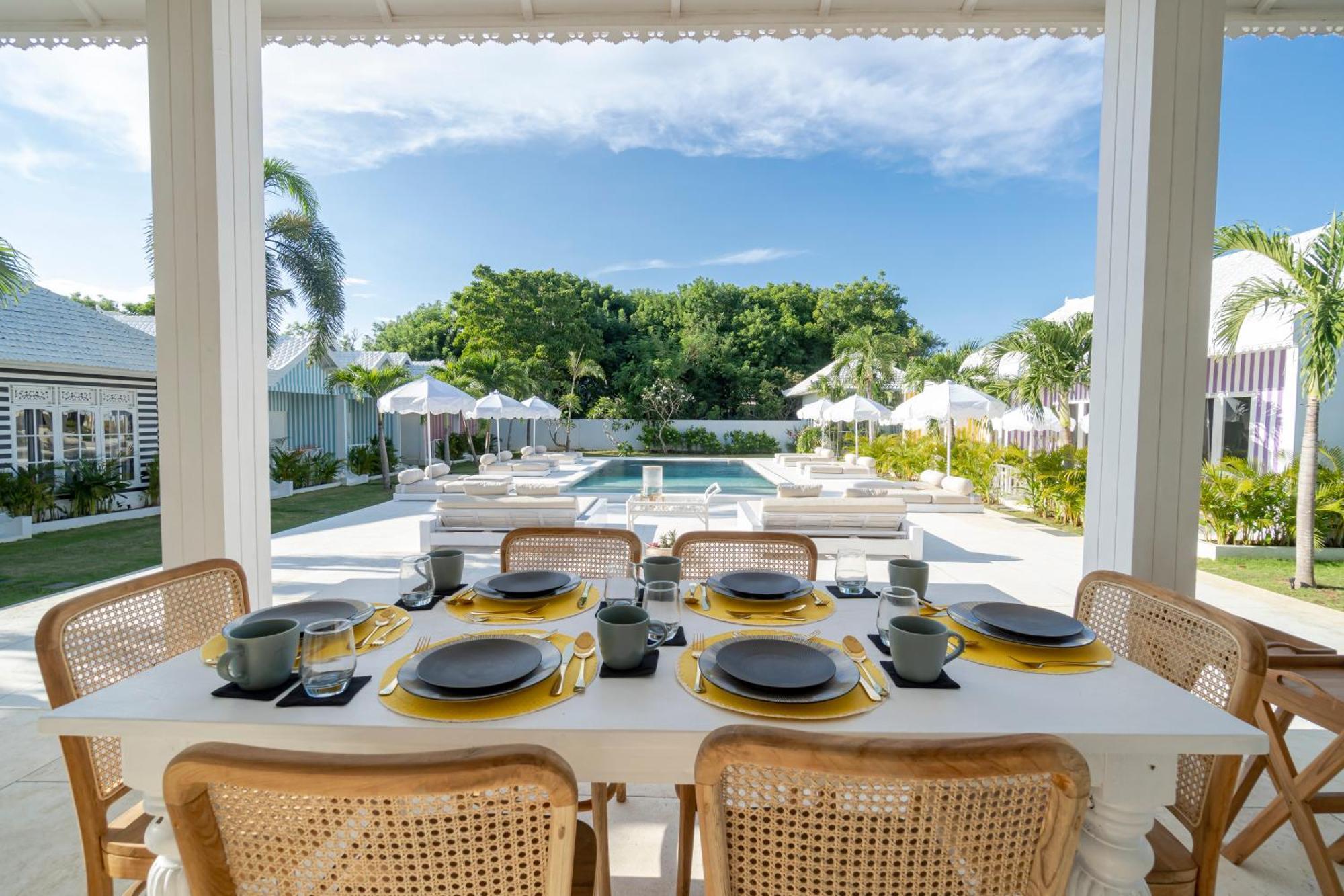 Ria Uluwatu, Tropical Chic Hotel Екстер'єр фото