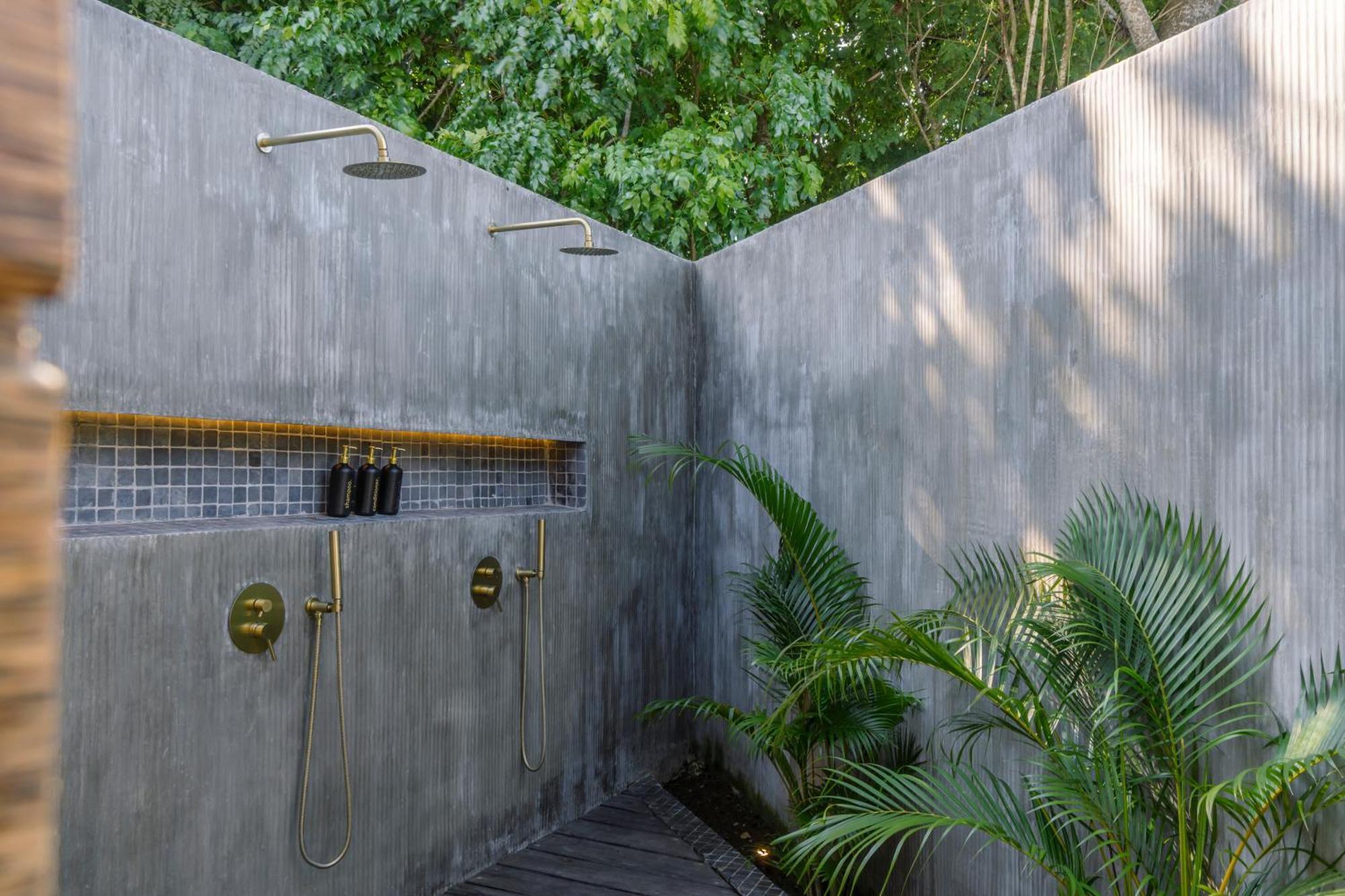 Ria Uluwatu, Tropical Chic Hotel Екстер'єр фото