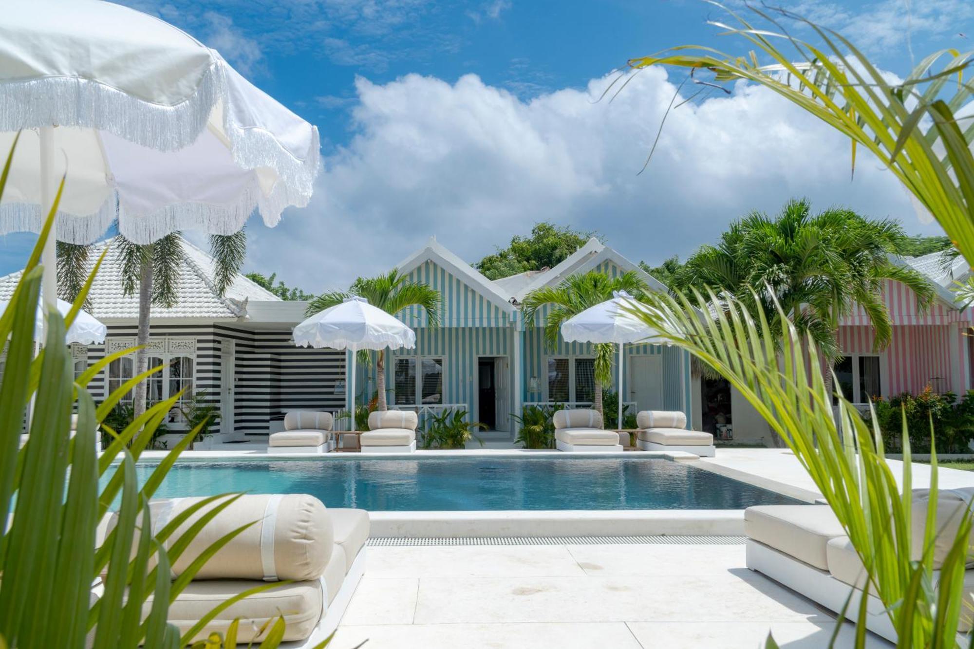 Ria Uluwatu, Tropical Chic Hotel Екстер'єр фото