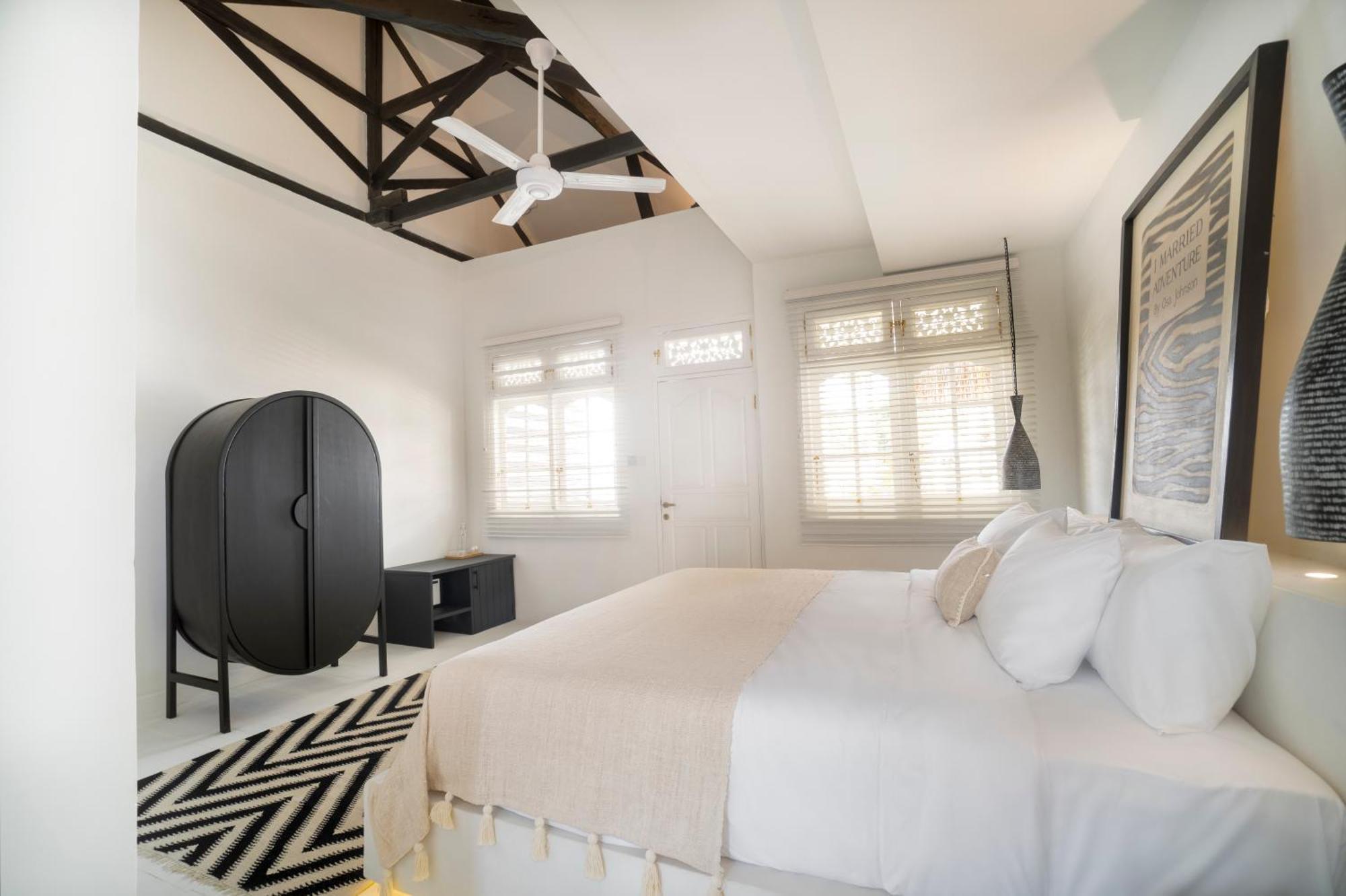 Ria Uluwatu, Tropical Chic Hotel Екстер'єр фото