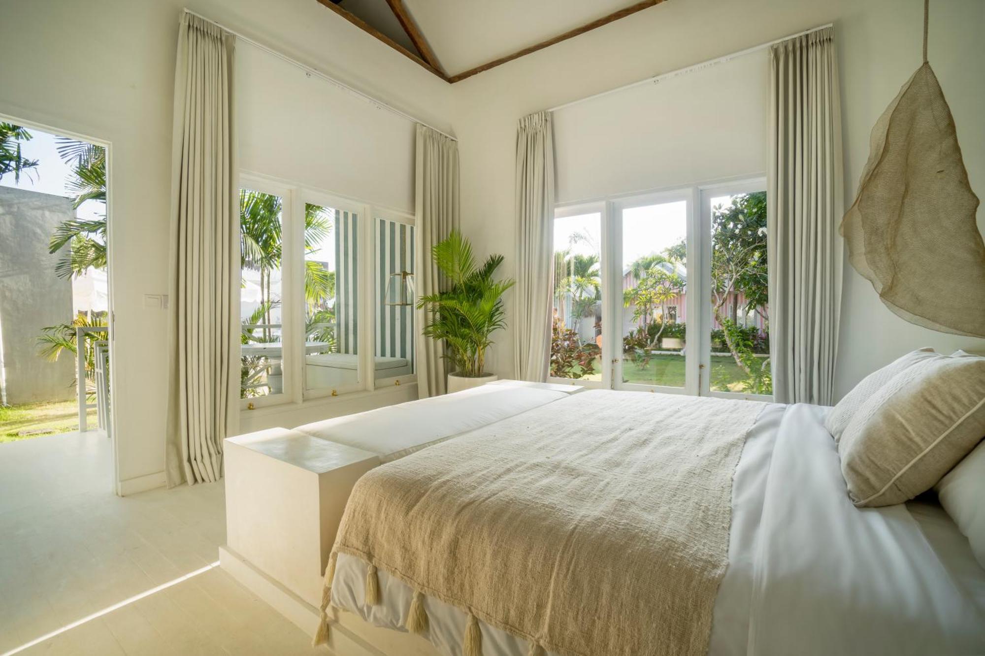 Ria Uluwatu, Tropical Chic Hotel Екстер'єр фото