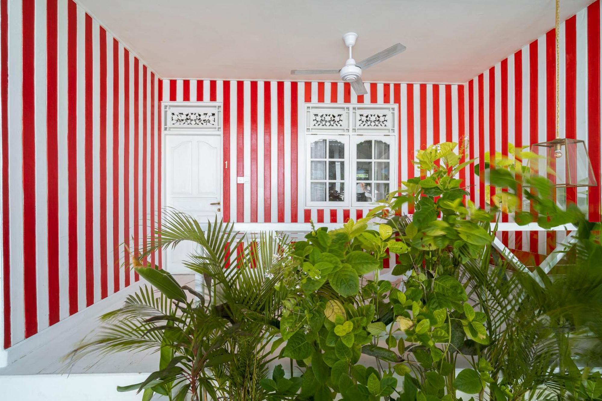 Ria Uluwatu, Tropical Chic Hotel Екстер'єр фото